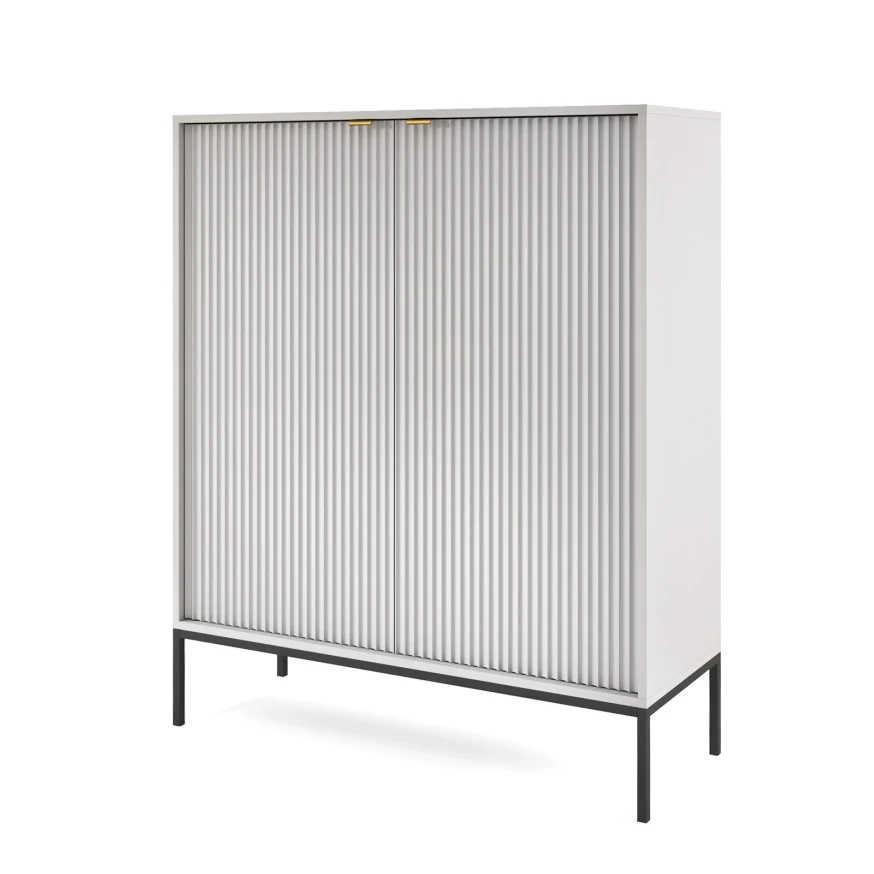 Kommode KARI K104 mit geriffelten Fronten und goldenen Griffen Kommode KARI K104 mit geriffelten Fronten und goldenen Griffen